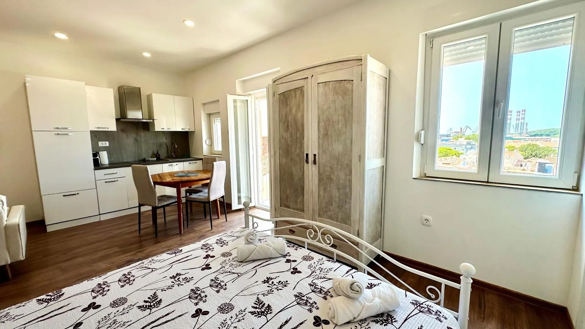 Focus Apartment بولا