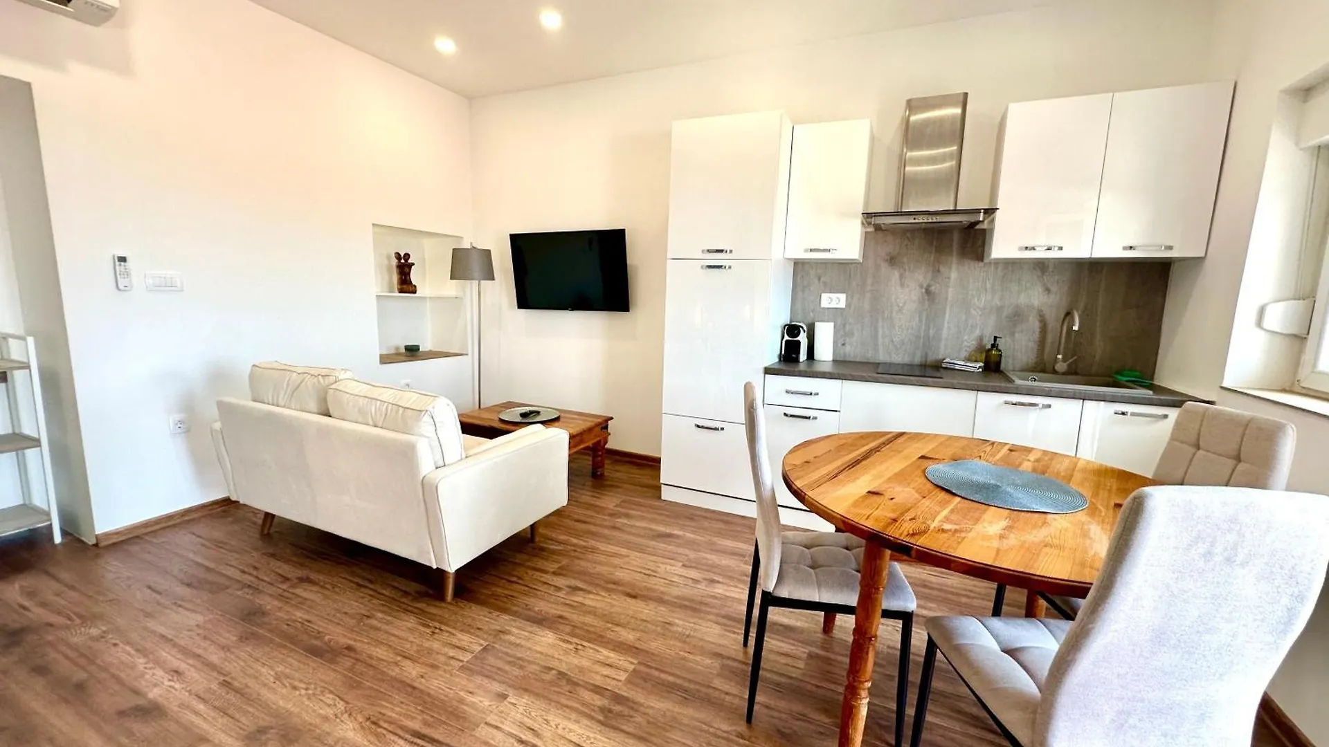 Focus Apartment Pula 0*,  Croatia